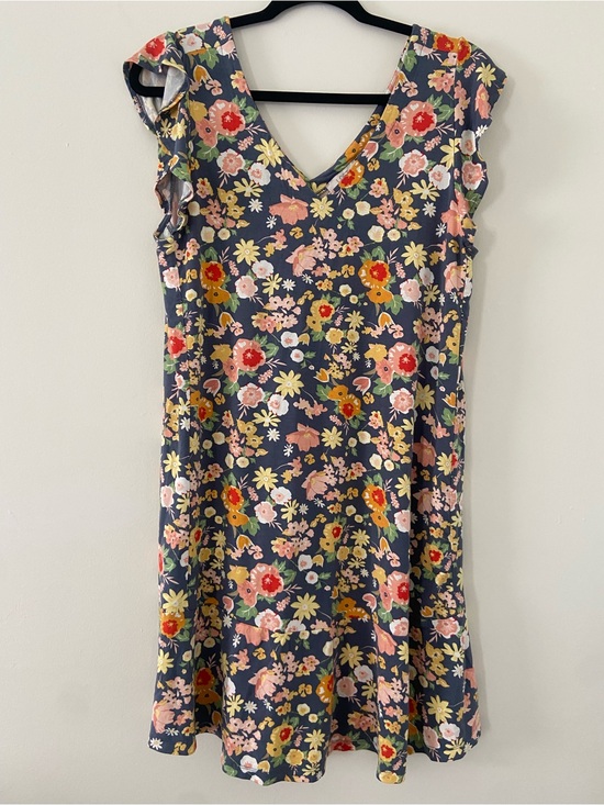 LOFT Dresses & Skirts - LOFT Navy Floral V-Neck Dress with Pink, Yellow & Red Flowers